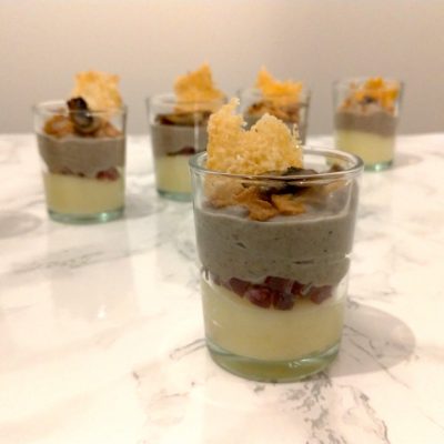 Vasitos de champiñones y patata con jamón y parmesano